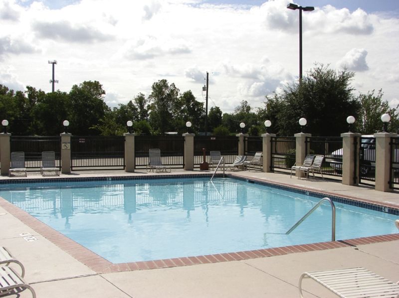Quality Inn & Suites Airport Austin Exterior photo